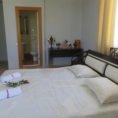 Hostel Maluano Kutaisi Zewnętrze zdjęcie